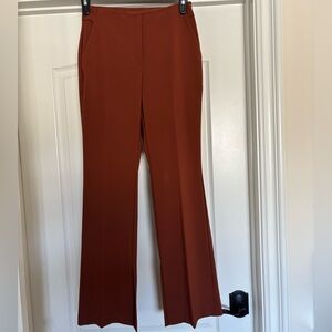 i l t m Pleated Pants